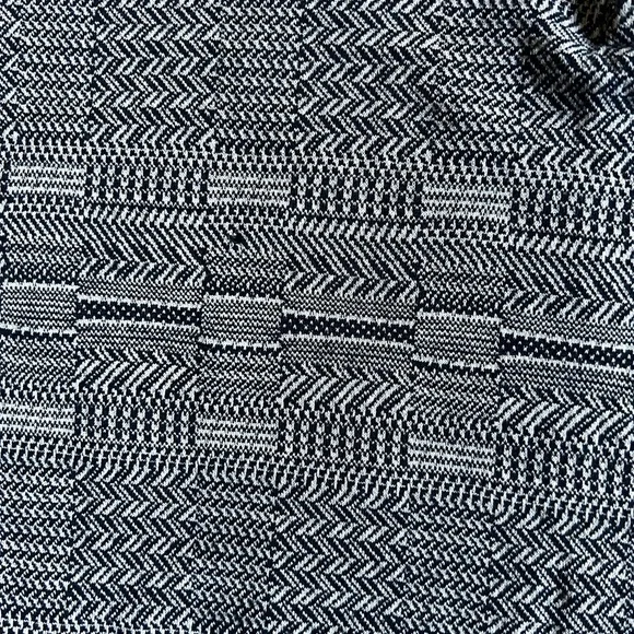 Stylish Black Patterned Polo Shirt - Picture 8 of 9